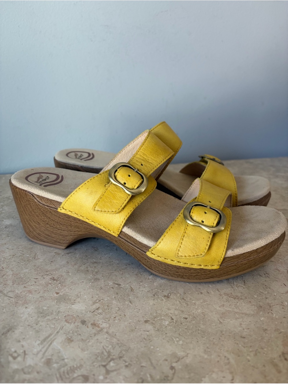 Dansko Sophie Sandals Size 41 US 10.5 Yellow Leather Buckle Wedge Clogs Slides